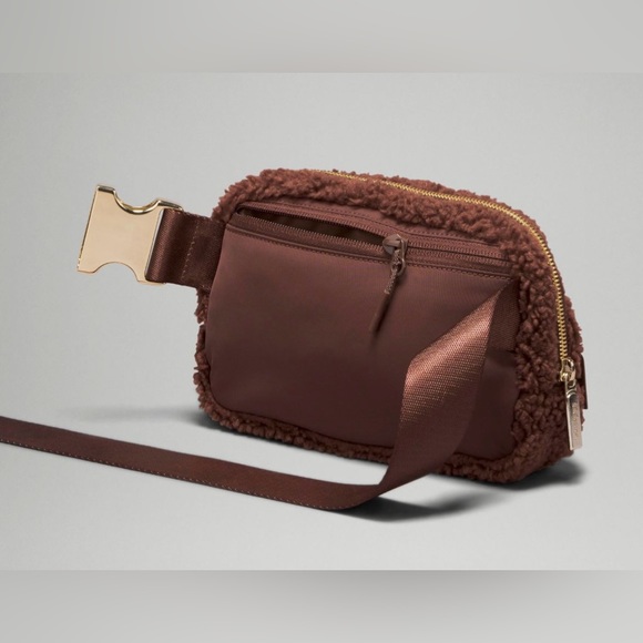 NWT Lululemon Fleece Everywhere Belt Bag 1L Brown With Gold Hardware - Picture 7 of 12